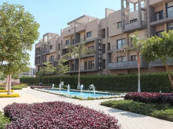 Ground floor apartment for sale in Fifth Square New Cairo 138 sqm with garden | شقة أرضي بجاردن للبيع في فيفث سكوير التجمع الخامس 138 متر - 01