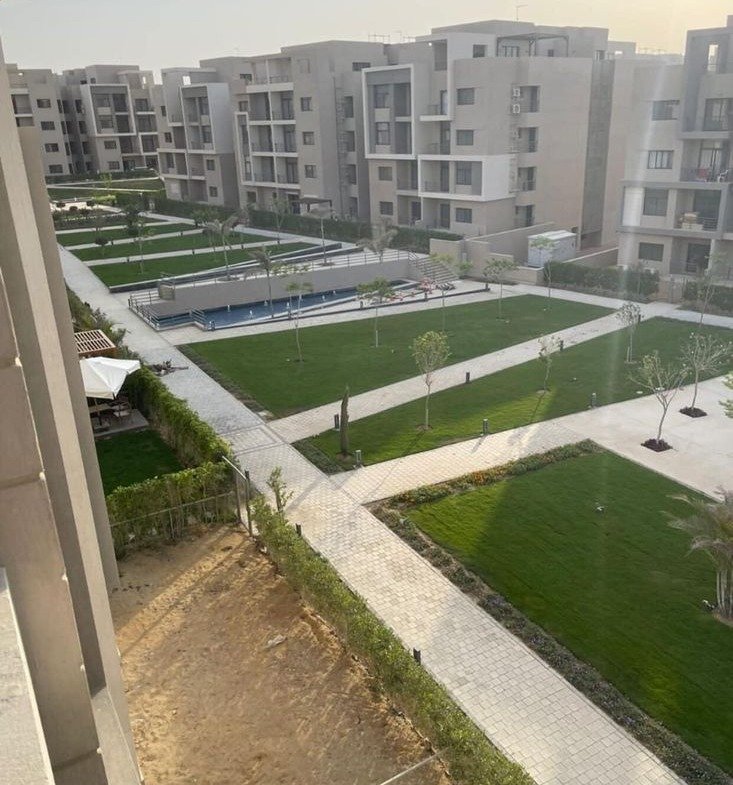 Garden paths seen from above - apartment in Fifth Square, New Cairo