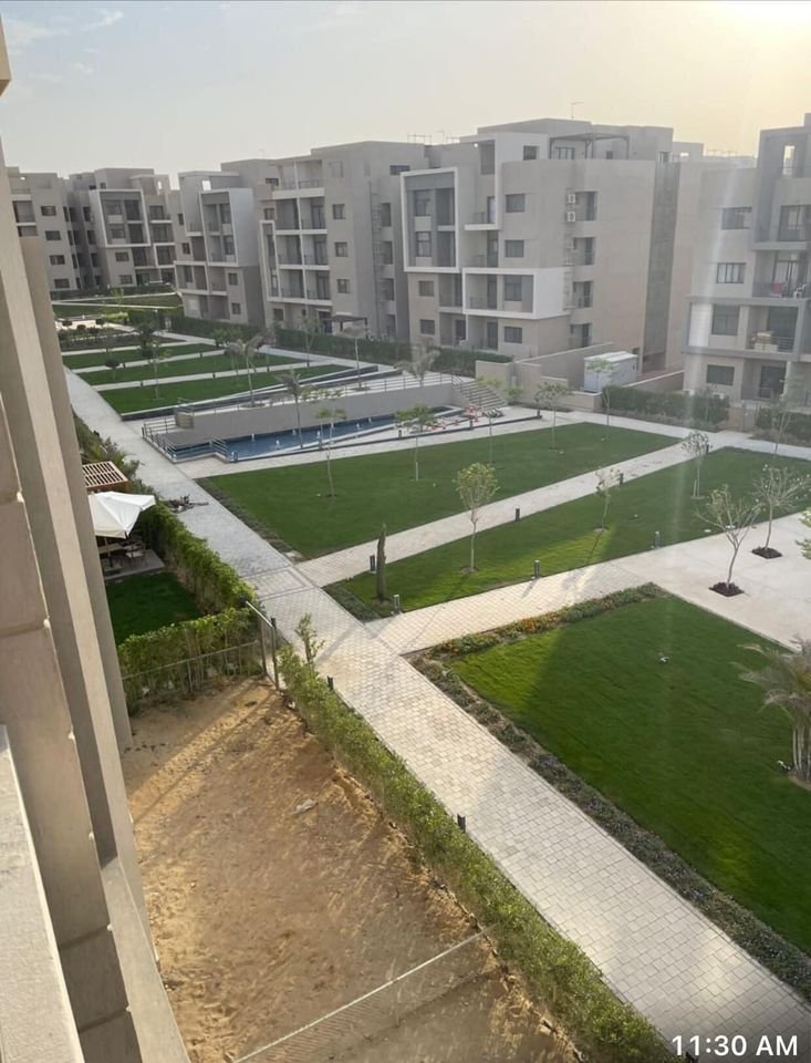 Garden paths seen from above - apartment in Fifth Square, New Cairo