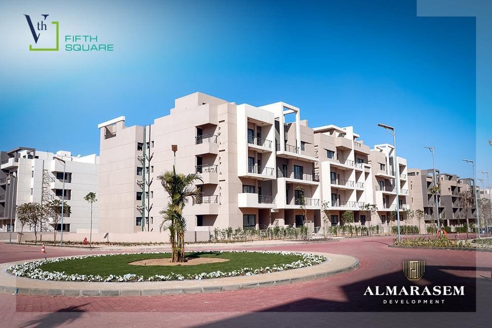 Roundabout and apartment buildings - apartment in Fifth Square, New Cairo