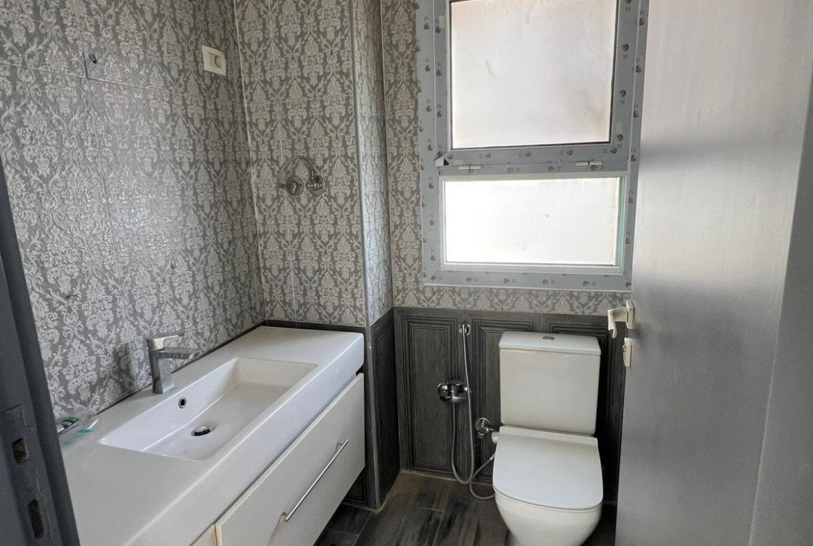 Bathroom with bathtub - duplex in Hyde Park, New Cairo
