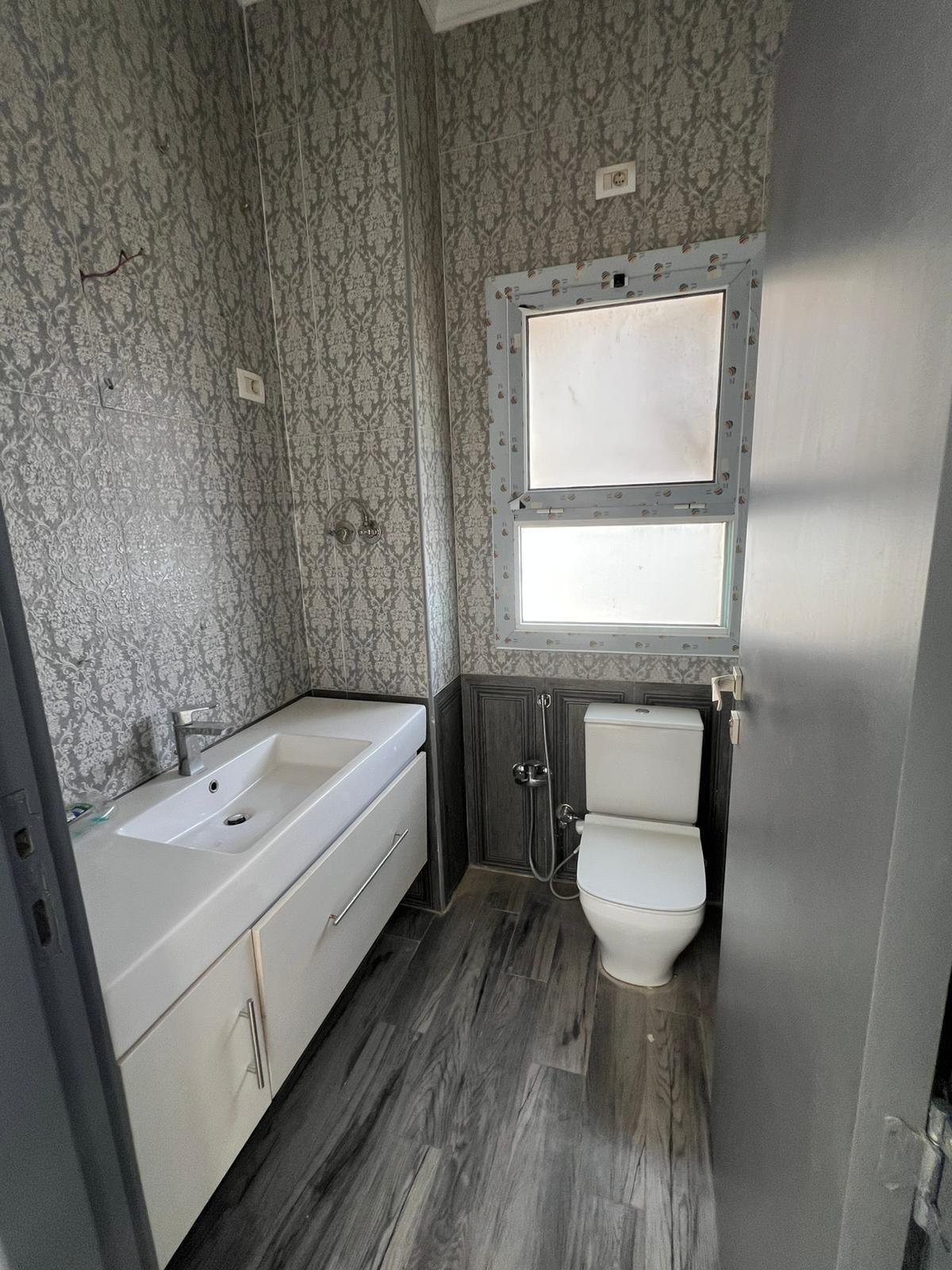 Bathroom with bathtub - duplex in Hyde Park, New Cairo
