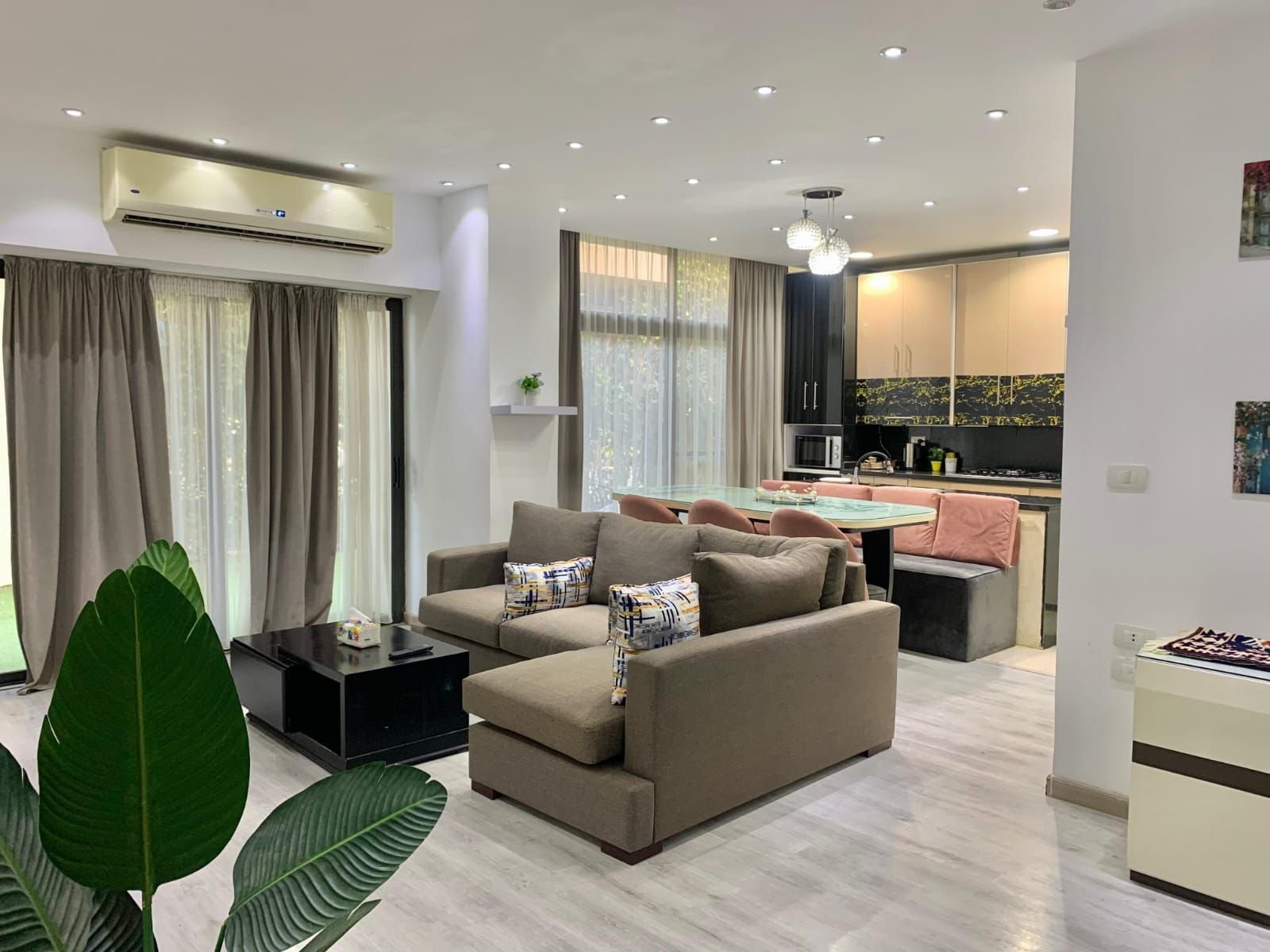Ground Floor Apartment with Garden for Rent in Lake View Residence New Cairo 144 sqm - شقة أرضي بجاردن للإيجار في ليك فيو ريزيدنس التجمع الخامس 144 متر 110-03