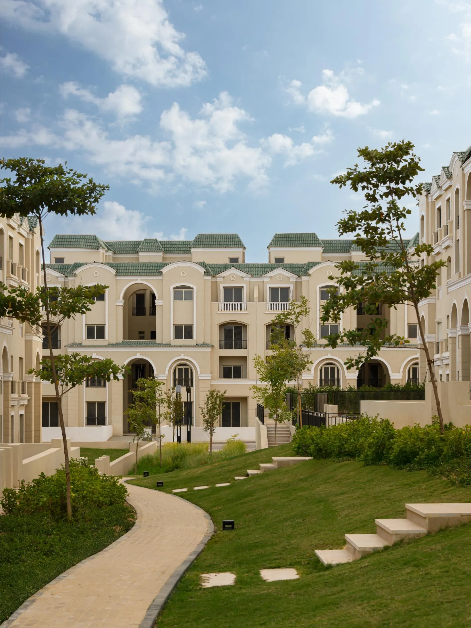 L'avenir Mostaqbal City residential buildings and landscaped gardens, official project photo - مباني ولاندسكيب لافينير مدينة المستقبل صورة رسمية للمشروع