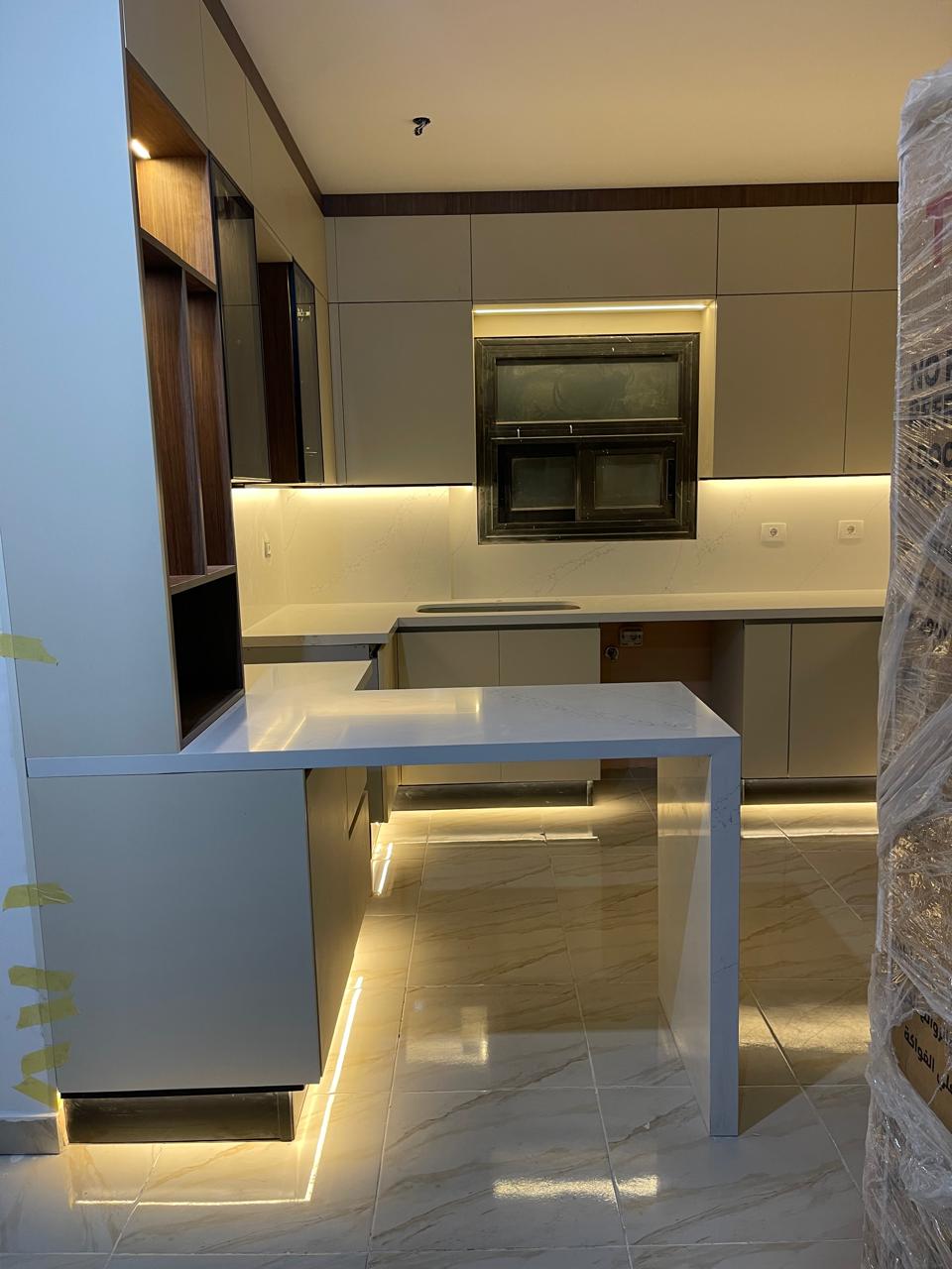 مطبخ Kitcheno مدينتي مطبخ Kitcheno جديد ببار إفطار في شقة بمدينتي