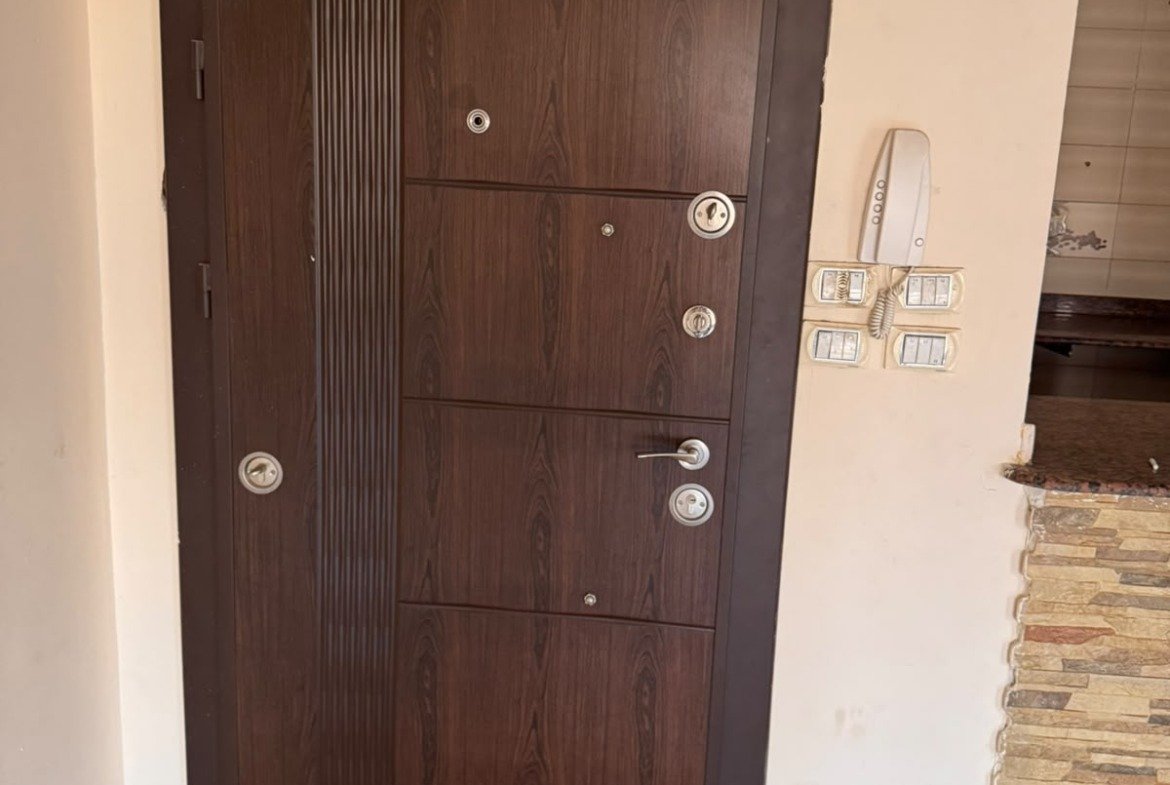 Apartment for sale in Madinaty B11 New Cairo - entrance door