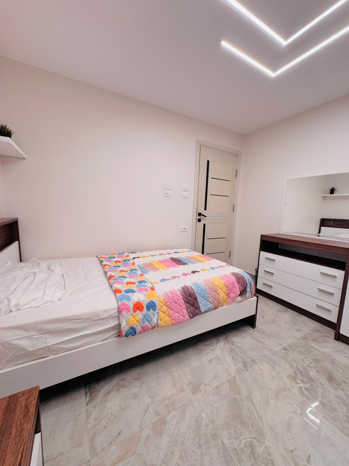 Furnished apartment for sale in Madinaty B6 main street view - 0e86d844