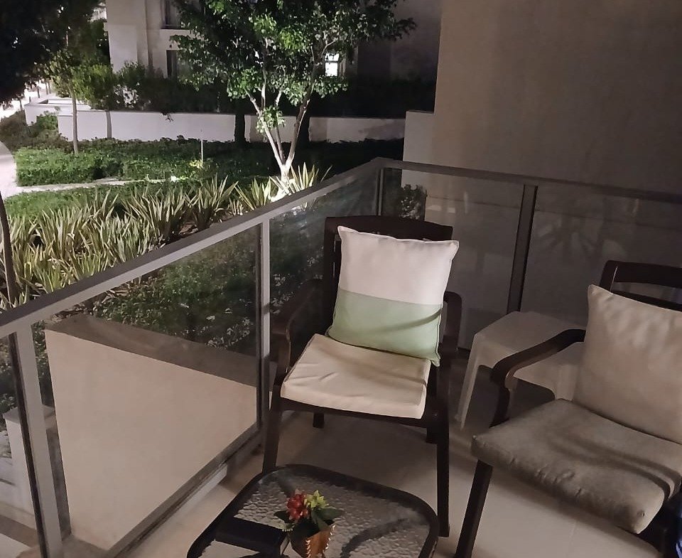 Balcony with garden view, chalet for rent in Marassi - بلكونة بفيو جاردن، شاليه للإيجار في مراسي