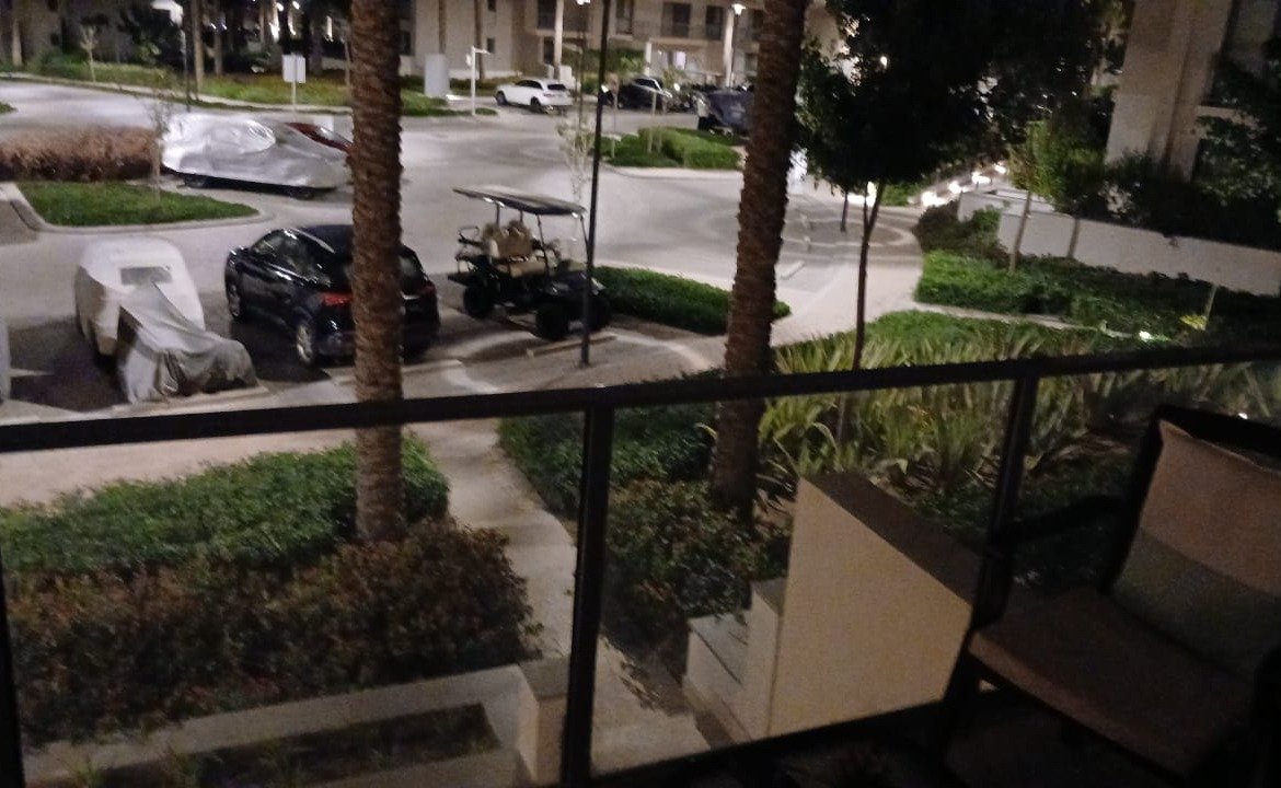 Balcony at night, chalet for rent in Marassi, North Coast - بلكونة ليلاً، شاليه للإيجار في مراسي الساحل الشمالي