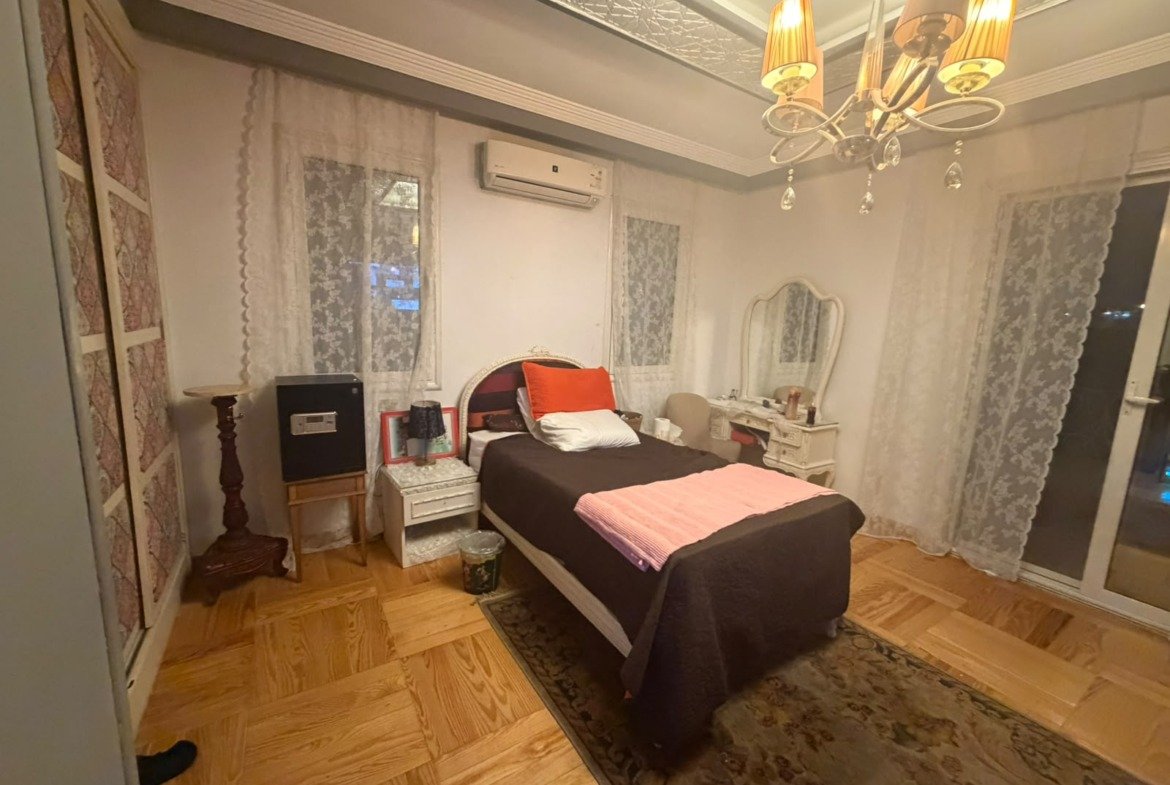 Bedroom of a villa for sale in Maxim Country Club, New Cairo - غرفة نوم فيلا للبيع في كمبوند مكسيم التجمع الخامس