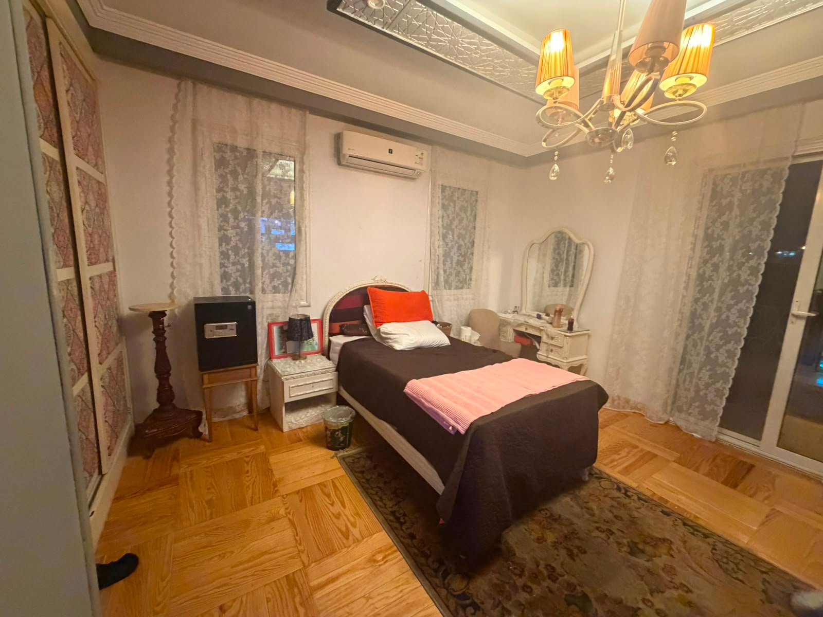 غرفة نوم فيلا للبيع في كمبوند مكسيم التجمع الخامس Bedroom of a villa for sale in Maxim Country Club, New Cairo - غرفة نوم فيلا للبيع في كمبوند مكسيم التجمع الخامس