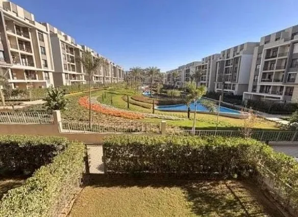 شقة للإيجار في مون ريزيدنس فيفث سكوير | 90 م² بجاردن خاصة 60 م²