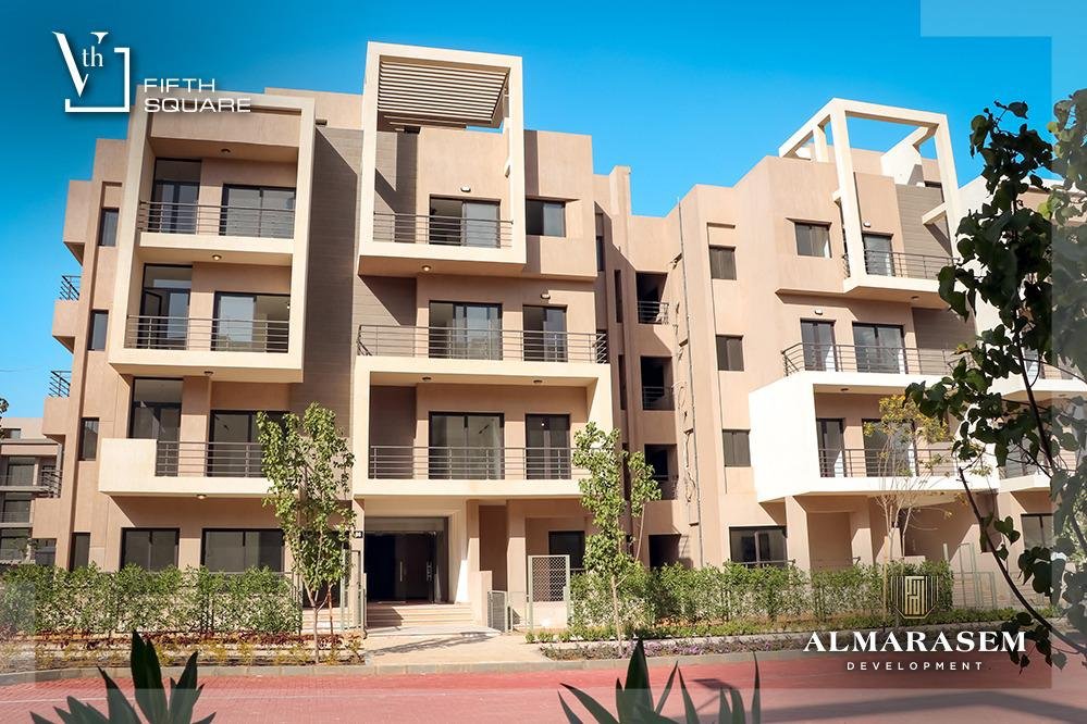 Apartment building with balconies - apartment in Moon Residence, Fifth Square, New Cairo