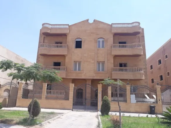 شقة روف للبيع في كمبوند النخيل القاهرة الجديدة | 55 متر + تراس مفتوح، دبل فيو