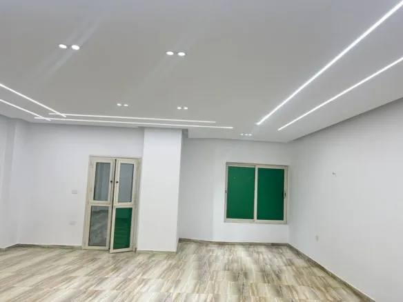 Office for rent in Al Narges 2 New Cairo 200 sqm - مكتب للإيجار في النرجس 2 التجمع 200 متر 76-01