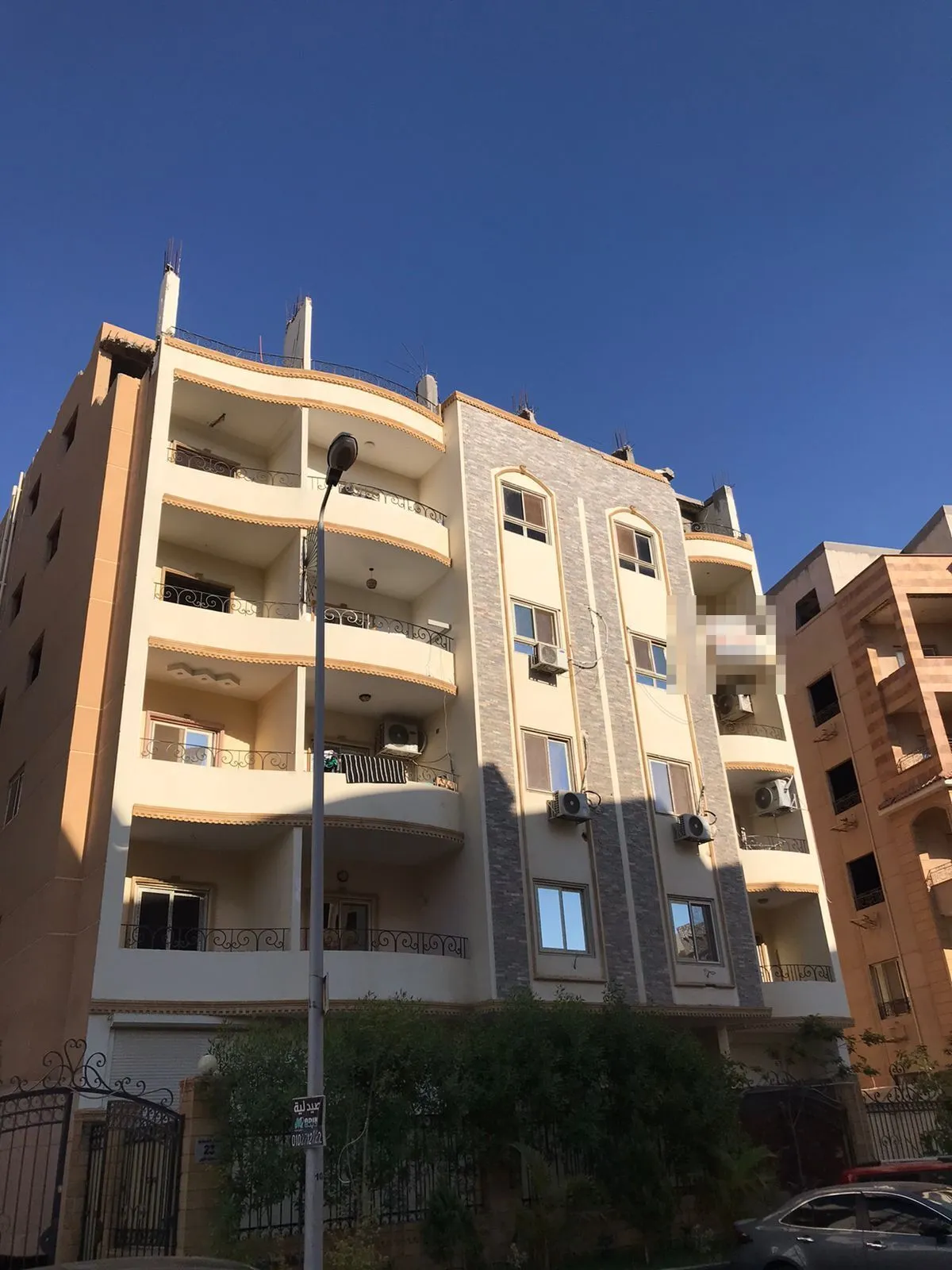 عمارة بيج ببلكونات متراصة - شقة في نورث لوتس، القاهرة الجديدة