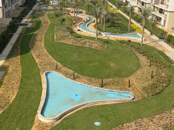 Penthouse for rent in Fifth Square, New Cairo - بنتهاوس للبيع في فيفث سكوير التجمع الخامس القاهرة الجديدة 26-09