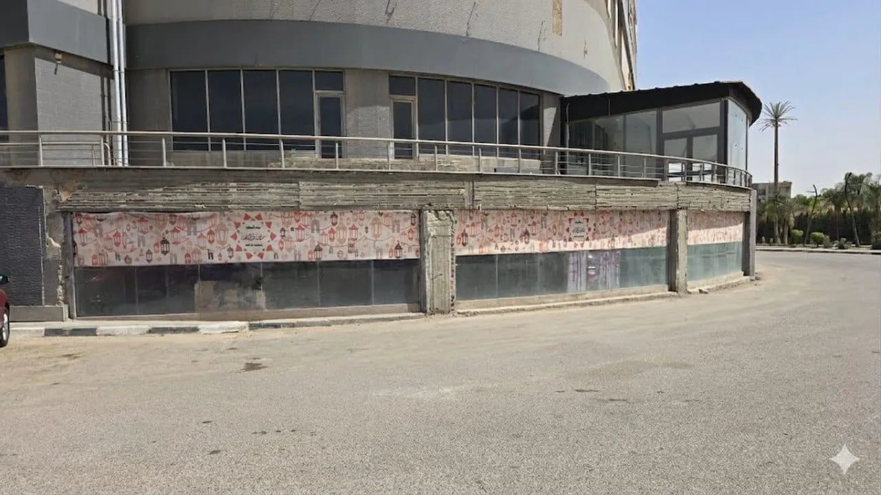 Shop for sale in El Mirage Mall First Settlement New Cairo - mall exterior frontage