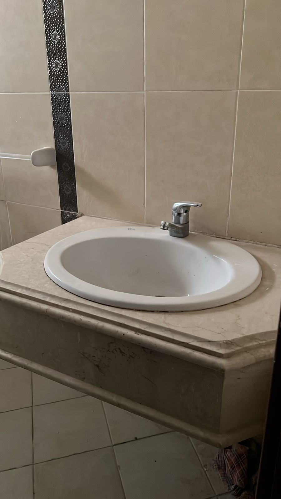 smart-life-apt-215-07 حوض دائري على رخامة بإطار رخام - شقة في سمارت لايف التجمع الخامس، القاهرة الجديدة