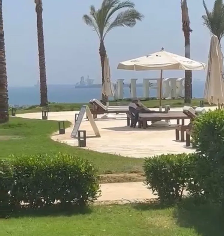 Garden path leading toward the sea - chalet, Ain Sokhna