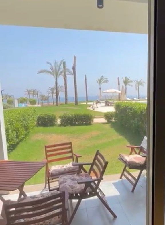 Terrace seating opening onto a lawn - chalet, Ain Sokhna