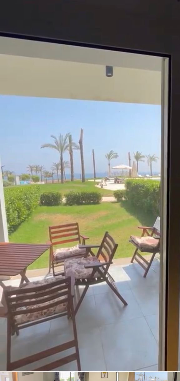 Terrace seating opening onto a lawn - chalet, Ain Sokhna